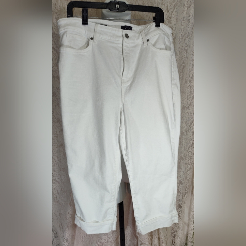White NYDJ Jeans. Sz 18